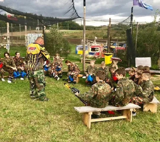 Sprzęt paintballowy w Arenie Mocy